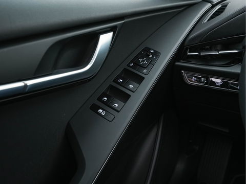 Kia Niro EV DynamicPlusLine 64.8 kWh [ 3-Fase ] (INCL-BTW) Aut. *PANO | HEAD-UP | LEATHER | DIGI-COCKPIT | NAVI-FULLMAP | DAB | ADAPT.CRUISE | CAMERA | COMFORT-SEATS | KEYLESS | DIGI-COCKPIT | SHIFT-PADDLES | HEATED-SEATS | CARPLAY | LANE-