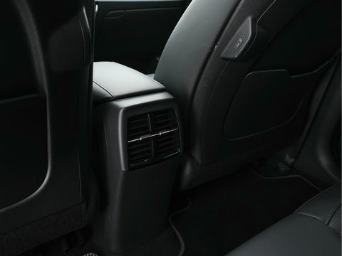 Kia Niro EV DynamicPlusLine 64.8 kWh [ 3-Fase ] (INCL-BTW) Aut. *PANO | HEAD-UP | LEATHER | DIGI-COCKPIT | NAVI-FULLMAP | DAB | ADAPT.CRUISE | CAMERA | COMFORT-SEATS | KEYLESS | DIGI-COCKPIT | SHIFT-PADDLES | HEATED-SEATS | CARPLAY | LANE-