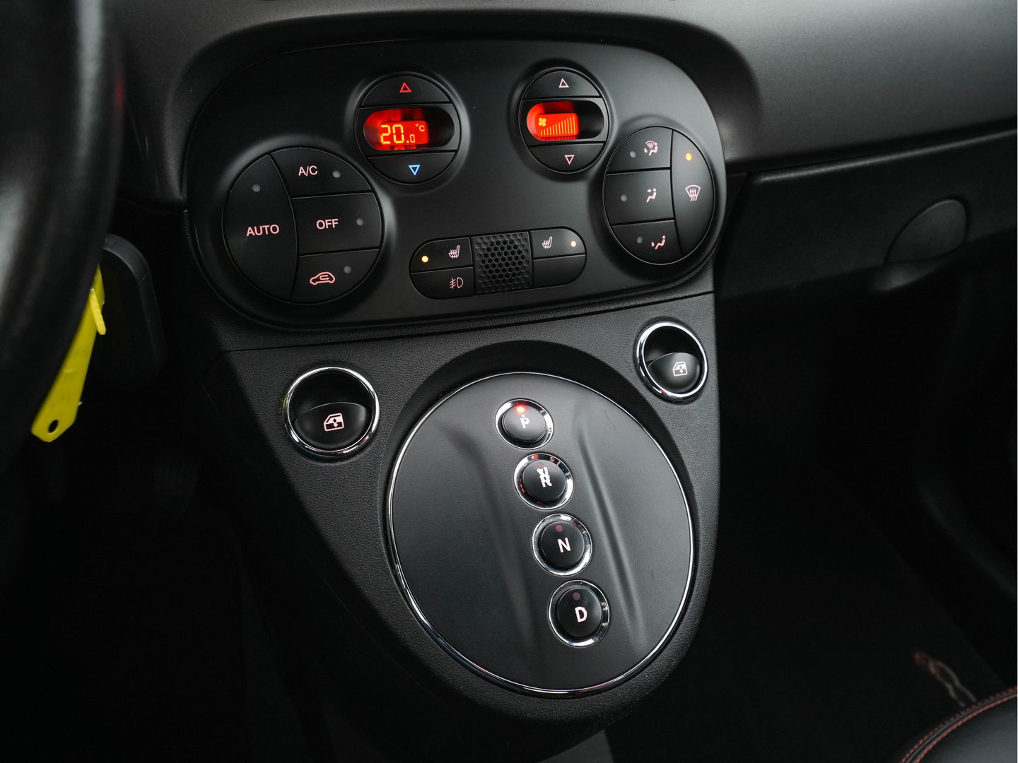 Fiat 500 E 24kwh Aut. *FULL-LEATHER | SPORT-SEATS | DIGI-COCKPIT | SIRIUS-RADIO | CRUISE | HEATED-SEATS | ECC | PDC | 15''ALU*