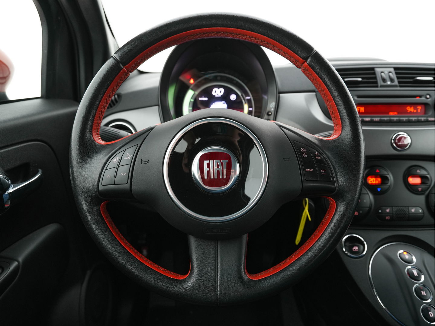 Fiat 500 E 24kwh Aut. *FULL-LEATHER | SPORT-SEATS | DIGI-COCKPIT | SIRIUS-RADIO | CRUISE | HEATED-SEATS | ECC | PDC | 15''ALU*