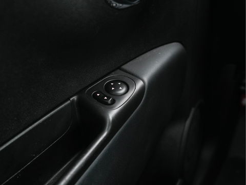 Fiat 500 E 24kwh Aut. *FULL-LEATHER | SPORT-SEATS | DIGI-COCKPIT | SIRIUS-RADIO | CRUISE | HEATED-SEATS | ECC | PDC | 15''ALU*