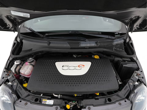 Fiat 500 E 24kwh Aut. *FULL-LEATHER | SPORT-SEATS | DIGI-COCKPIT | SIRIUS-RADIO | CRUISE | HEATED-SEATS | ECC | PDC | 15''ALU*