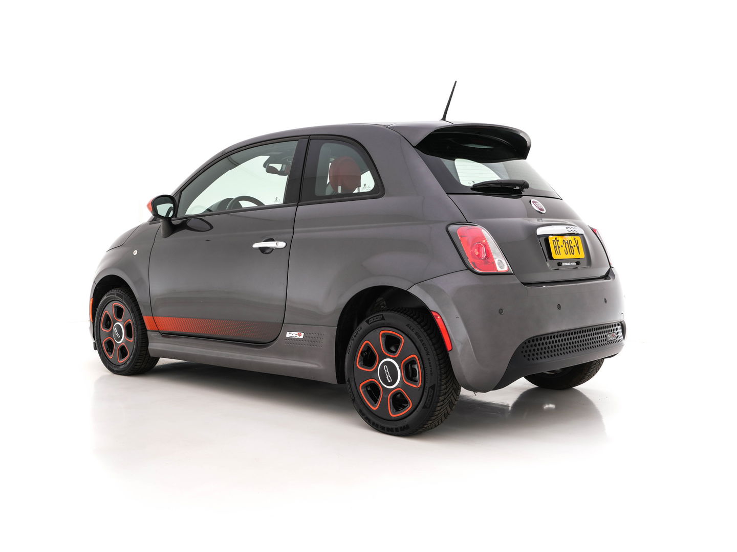 Fiat 500 E 24kwh Aut. *FULL-LEATHER | SPORT-SEATS | DIGI-COCKPIT | SIRIUS-RADIO | CRUISE | HEATED-SEATS | ECC | PDC | 15''ALU*