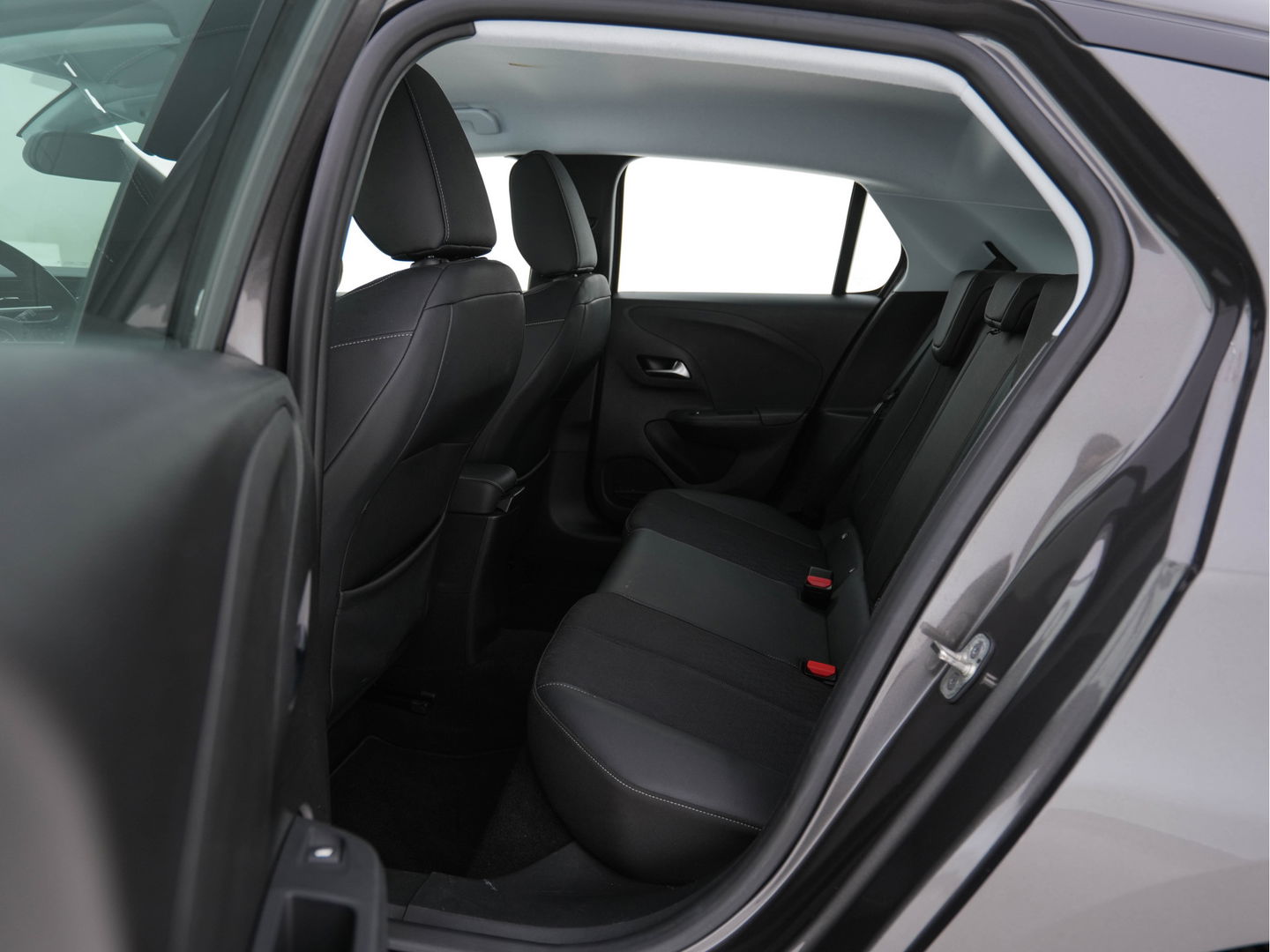 Opel CORSA-E Elegance 50 kWh [ 3-Fase ] (INCL-BTW) Aut. *FULL-LED | DIGI-COCKPIT | LEATHER-MICROFIBRE | CARPLAY | ECC | KEYLESS | CRUISE | DAB | LANE-ASSIST | PDC | SPORT-SEATS | 16"ALU*