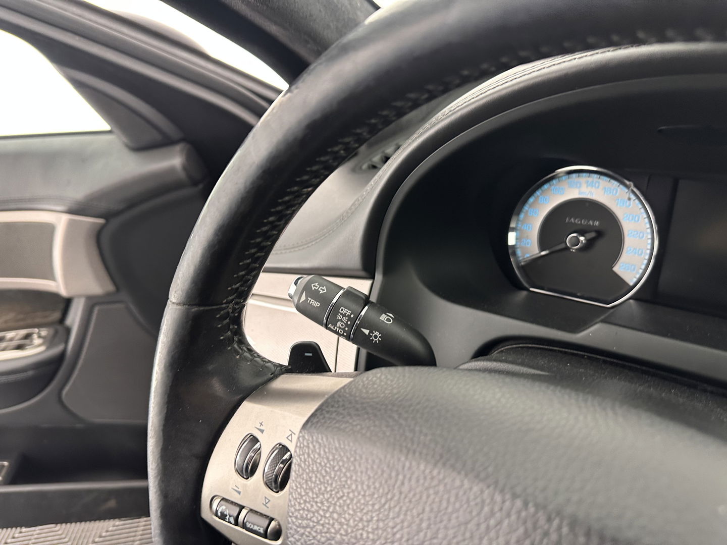 Jaguar XF 3.0D S 275 Pace 75 Anniversary Aut. *PANO | FULL-LEATHER | BI-XENON | BLINDSPOT | NAVI-FULLMAP | SPORT-SEATS  | ECC | SHIFT-PADDLES | KEYLESS | PDC | MEMORY-PACK | CRUISE | 20''ALU*