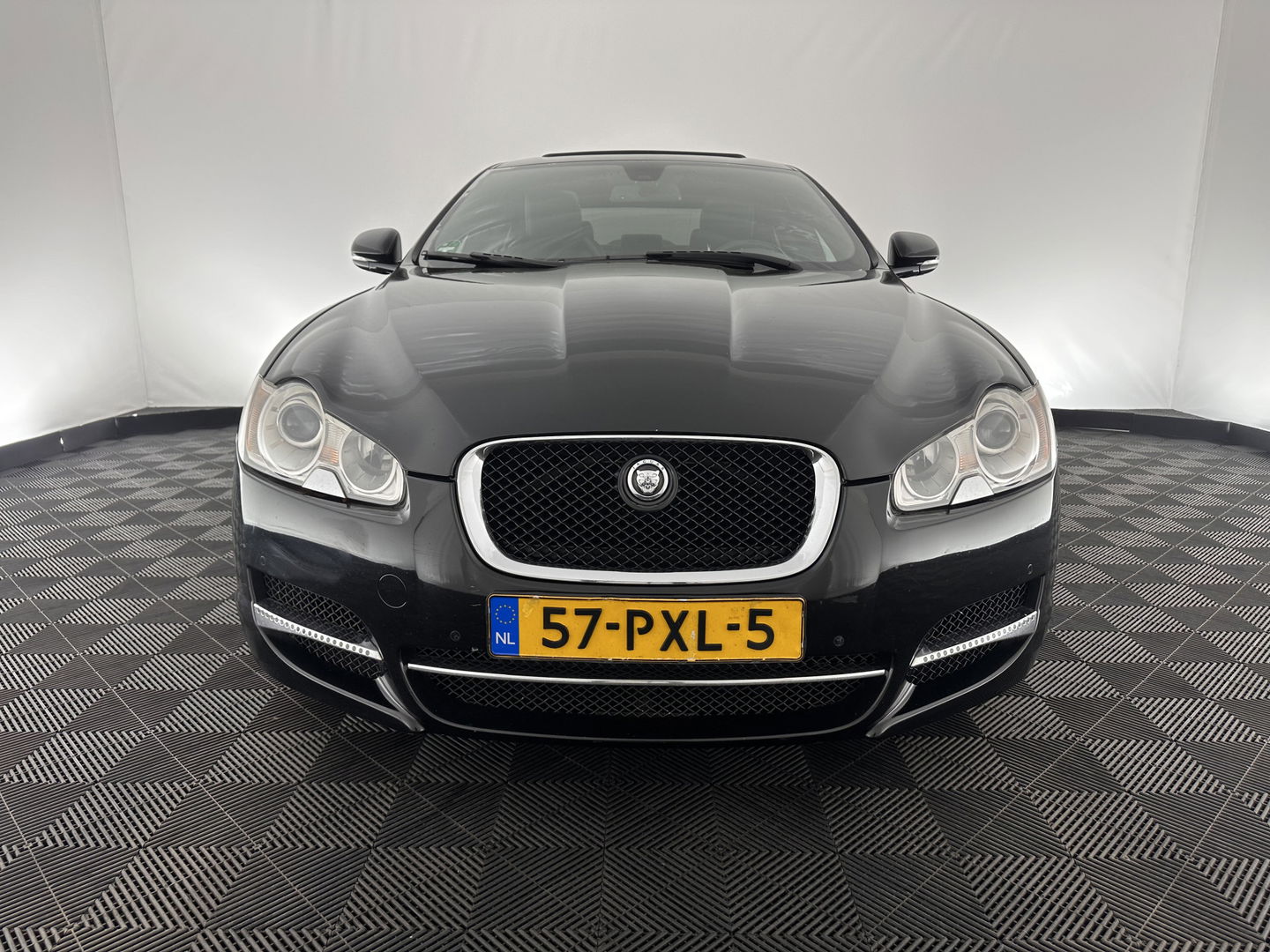 Jaguar XF 3.0D S 275 Pace 75 Anniversary Aut. *PANO | FULL-LEATHER | BI-XENON | BLINDSPOT | NAVI-FULLMAP | SPORT-SEATS  | ECC | SHIFT-PADDLES | KEYLESS | PDC | MEMORY-PACK | CRUISE | 20''ALU*