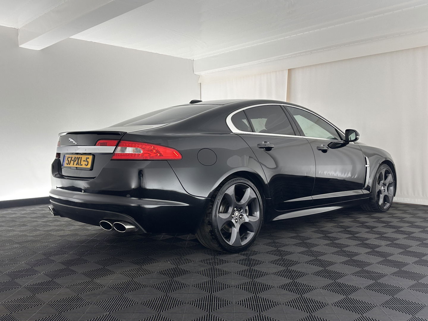 Jaguar XF 3.0D S 275 Pace 75 Anniversary Aut. *PANO | FULL-LEATHER | BI-XENON | BLINDSPOT | NAVI-FULLMAP | SPORT-SEATS  | ECC | SHIFT-PADDLES | KEYLESS | PDC | MEMORY-PACK | CRUISE | 20''ALU*