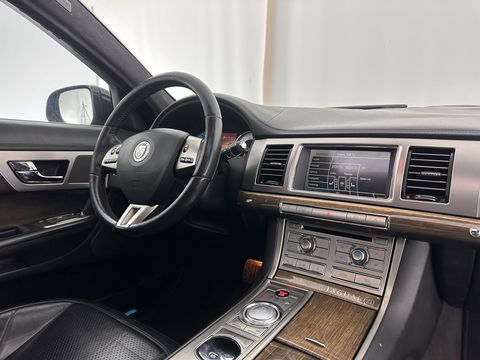 Jaguar XF 3.0D S 275 Pace 75 Anniversary Aut. *PANO | FULL-LEATHER | BI-XENON | BLINDSPOT | NAVI-FULLMAP | SPORT-SEATS  | ECC | SHIFT-PADDLES | KEYLESS | PDC | MEMORY-PACK | CRUISE | 20''ALU*