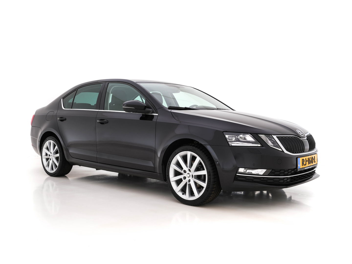 Škoda Octavia 1.0 TSI Greentech Style Business Aut. *FULL-LED | LEATHER-ALCANTARA | NAVI-FULLMAP | CANTON-AUDIO | KEYLESS | DAB | COMFORT-SEATS | ECC | HEATED-SEATS | PARKPILOT | SHIFT-PADDLES | CRUISE | 18"ALU*