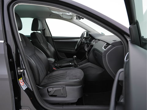 Škoda Octavia 1.0 TSI Greentech Style Business Aut. *FULL-LED | LEATHER-ALCANTARA | NAVI-FULLMAP | CANTON-AUDIO | KEYLESS | DAB | COMFORT-SEATS | ECC | HEATED-SEATS | PARKPILOT | SHIFT-PADDLES | CRUISE | 18"ALU*