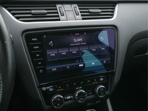 Škoda Octavia 1.0 TSI Greentech Style Business Aut. *FULL-LED | LEATHER-ALCANTARA | NAVI-FULLMAP | CANTON-AUDIO | KEYLESS | DAB | COMFORT-SEATS | ECC | HEATED-SEATS | PARKPILOT | SHIFT-PADDLES | CRUISE | 18"ALU*
