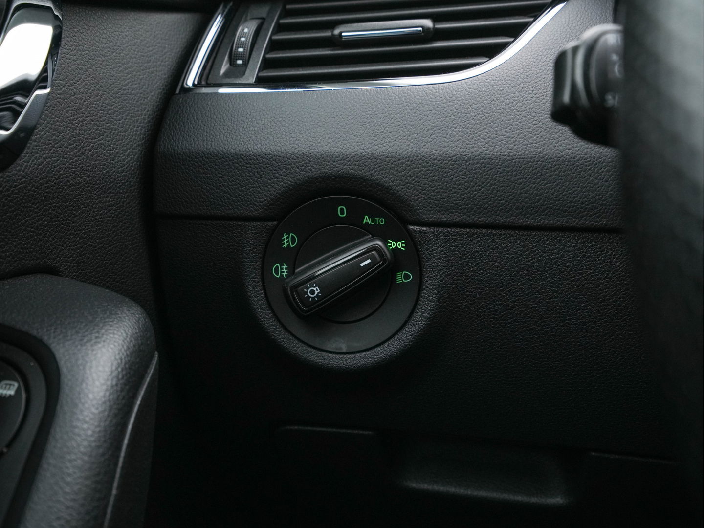 Škoda Octavia 1.0 TSI Greentech Style Business Aut. *FULL-LED | LEATHER-ALCANTARA | NAVI-FULLMAP | CANTON-AUDIO | KEYLESS | DAB | COMFORT-SEATS | ECC | HEATED-SEATS | PARKPILOT | SHIFT-PADDLES | CRUISE | 18"ALU*