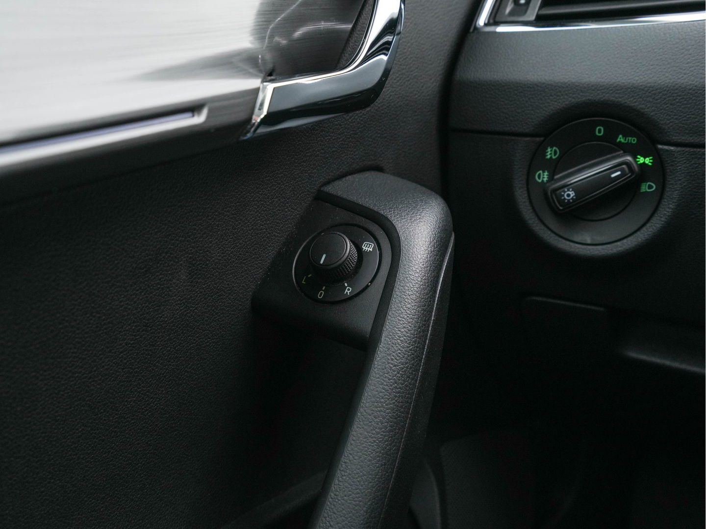Škoda Octavia 1.0 TSI Greentech Style Business Aut. *FULL-LED | LEATHER-ALCANTARA | NAVI-FULLMAP | CANTON-AUDIO | KEYLESS | DAB | COMFORT-SEATS | ECC | HEATED-SEATS | PARKPILOT | SHIFT-PADDLES | CRUISE | 18"ALU*