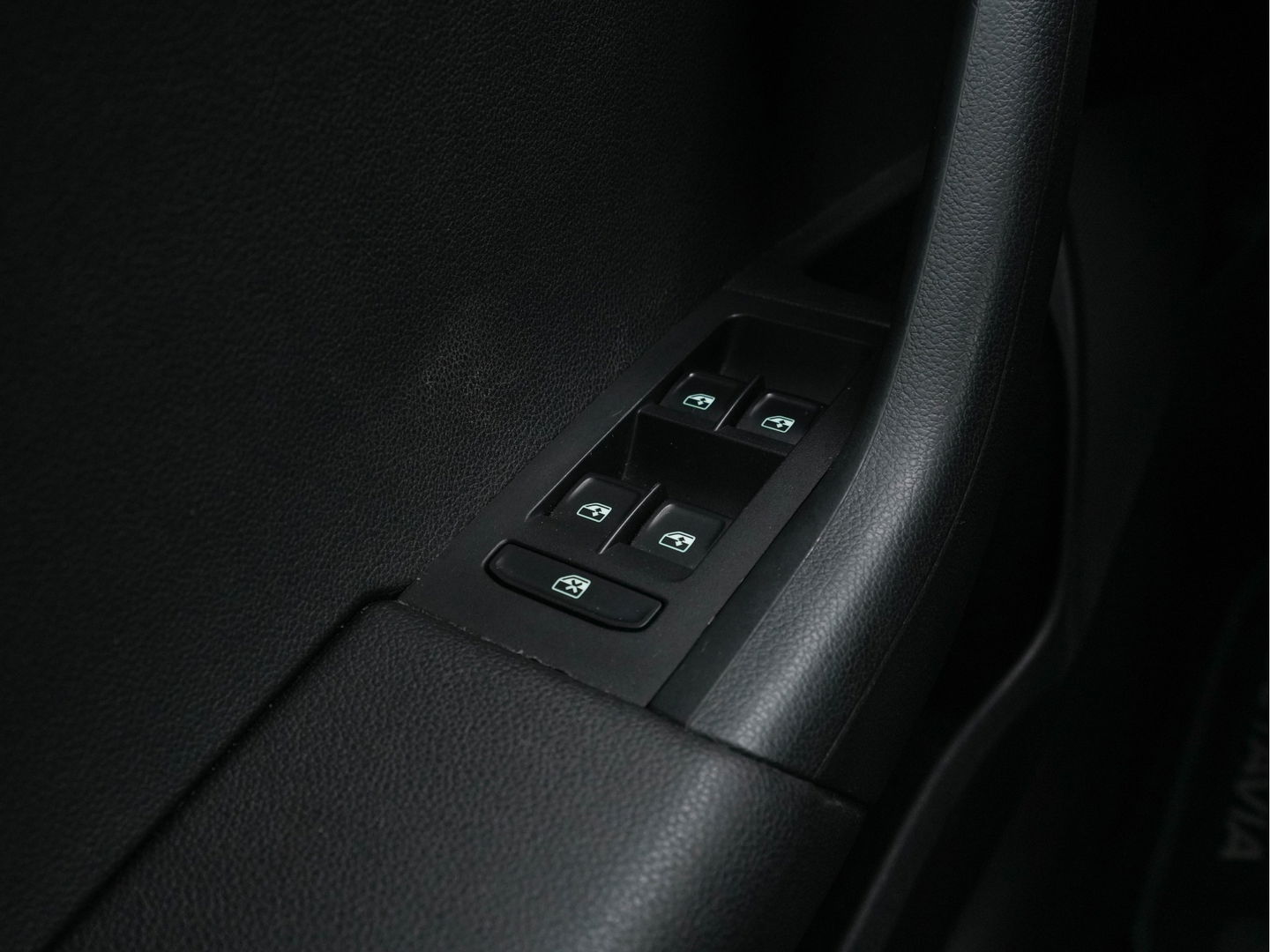 Škoda Octavia 1.0 TSI Greentech Style Business Aut. *FULL-LED | LEATHER-ALCANTARA | NAVI-FULLMAP | CANTON-AUDIO | KEYLESS | DAB | COMFORT-SEATS | ECC | HEATED-SEATS | PARKPILOT | SHIFT-PADDLES | CRUISE | 18"ALU*