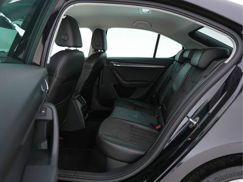 Škoda Octavia 1.0 TSI Greentech Style Business Aut. *FULL-LED | LEATHER-ALCANTARA | NAVI-FULLMAP | CANTON-AUDIO | KEYLESS | DAB | COMFORT-SEATS | ECC | HEATED-SEATS | PARKPILOT | SHIFT-PADDLES | CRUISE | 18"ALU*
