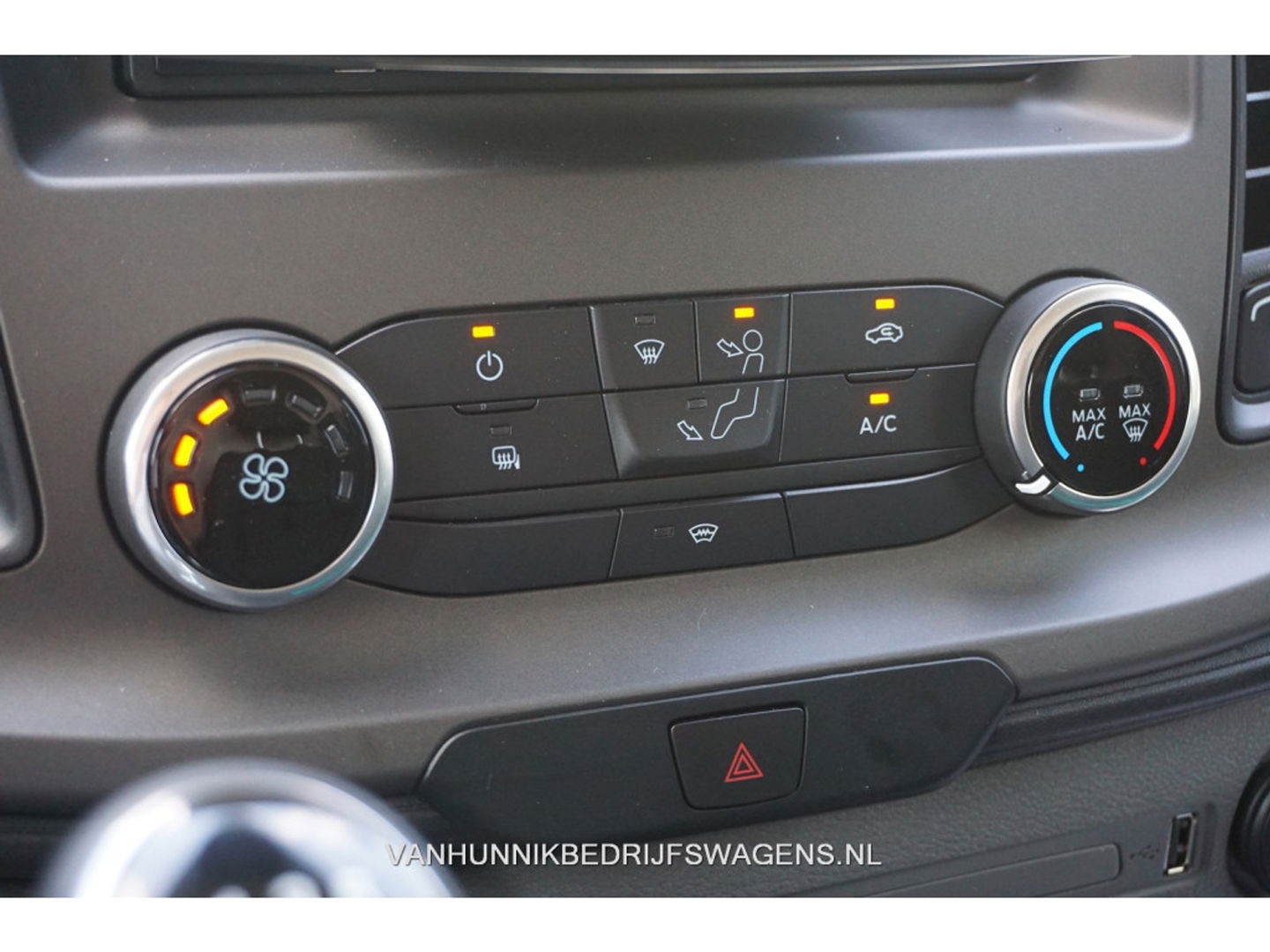 Ford Transit 350M 130PK L2H2 BPM VRIJ!! Airco, Navi, Camera, Trekhaak!! NR. B01*