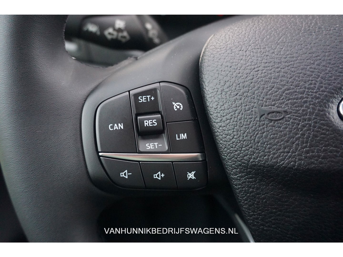 Ford Transit 350M 130PK L2H2 BPM VRIJ!! Airco, Navi, Camera, Trekhaak!! NR. B01*
