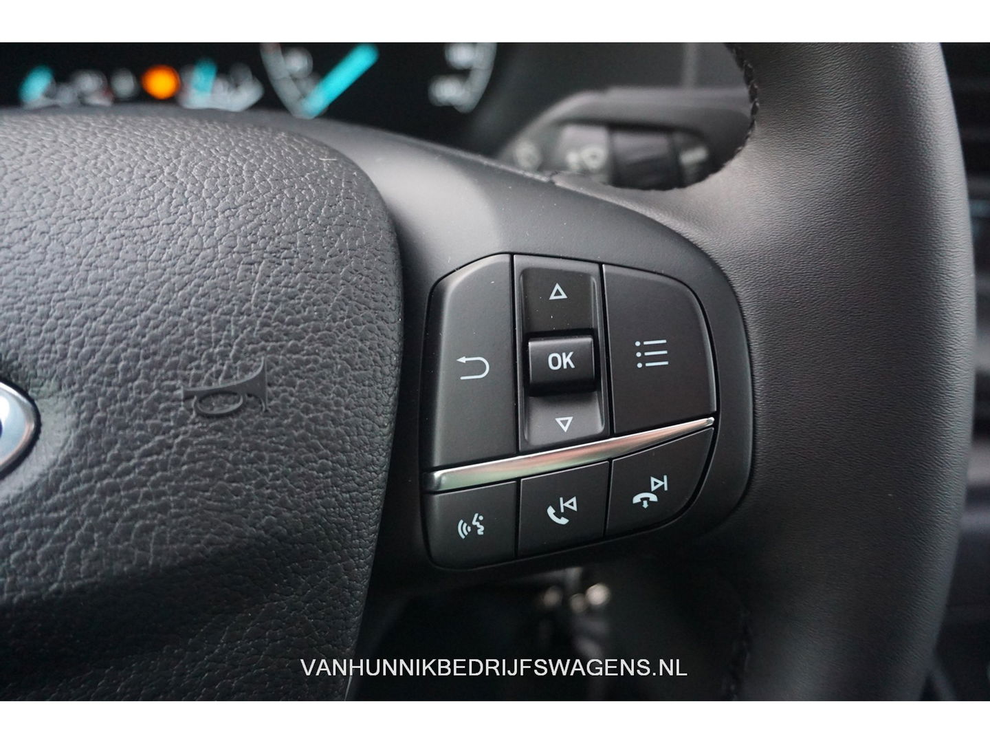 Ford Transit 350M 130PK L2H2 BPM VRIJ!! Airco, Navi, Camera, Trekhaak!! NR. B01*