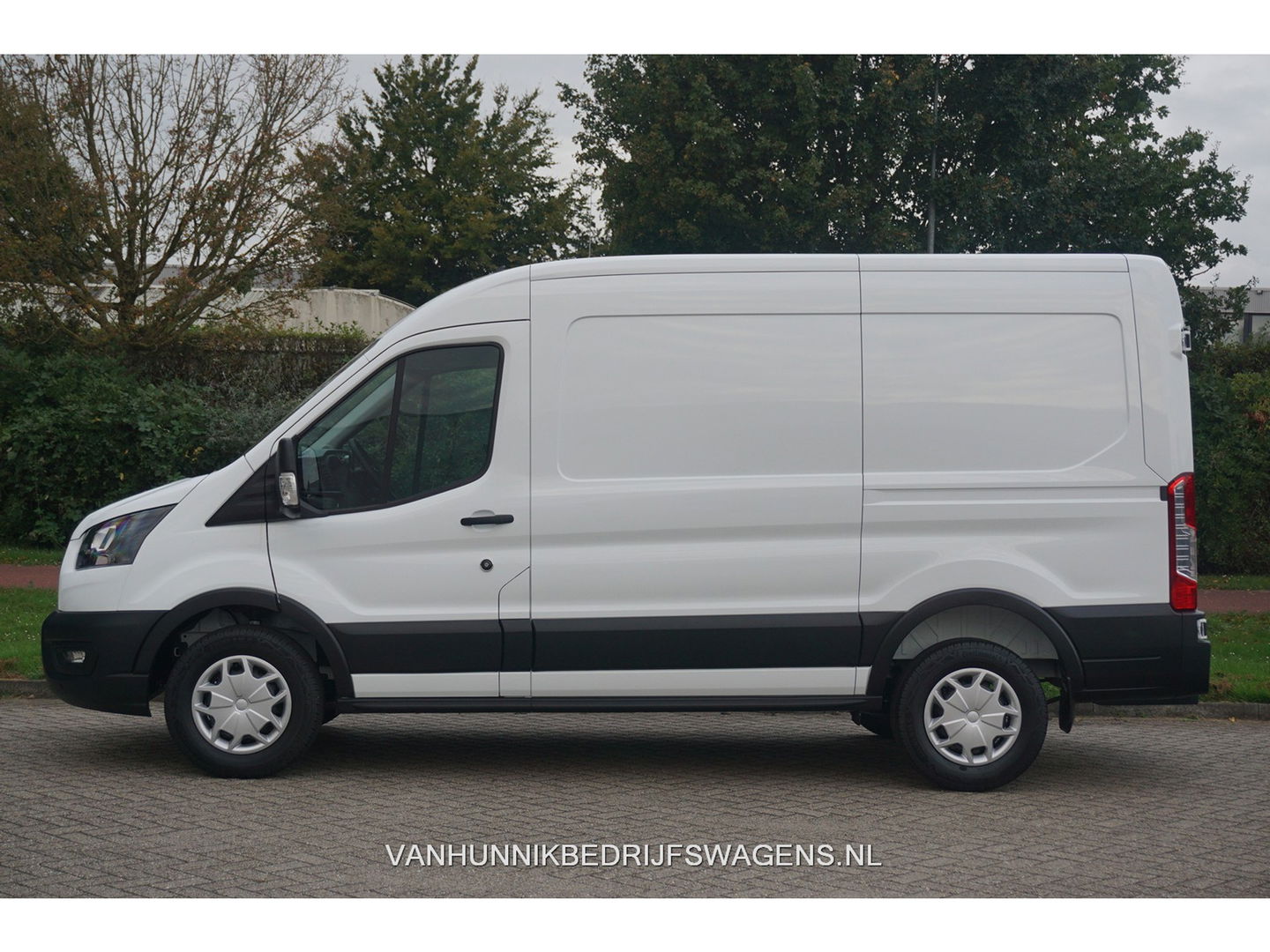 Ford Transit 350M 130PK L2H2 BPM VRIJ!! Airco, Navi, Camera, Trekhaak!! NR. B01*