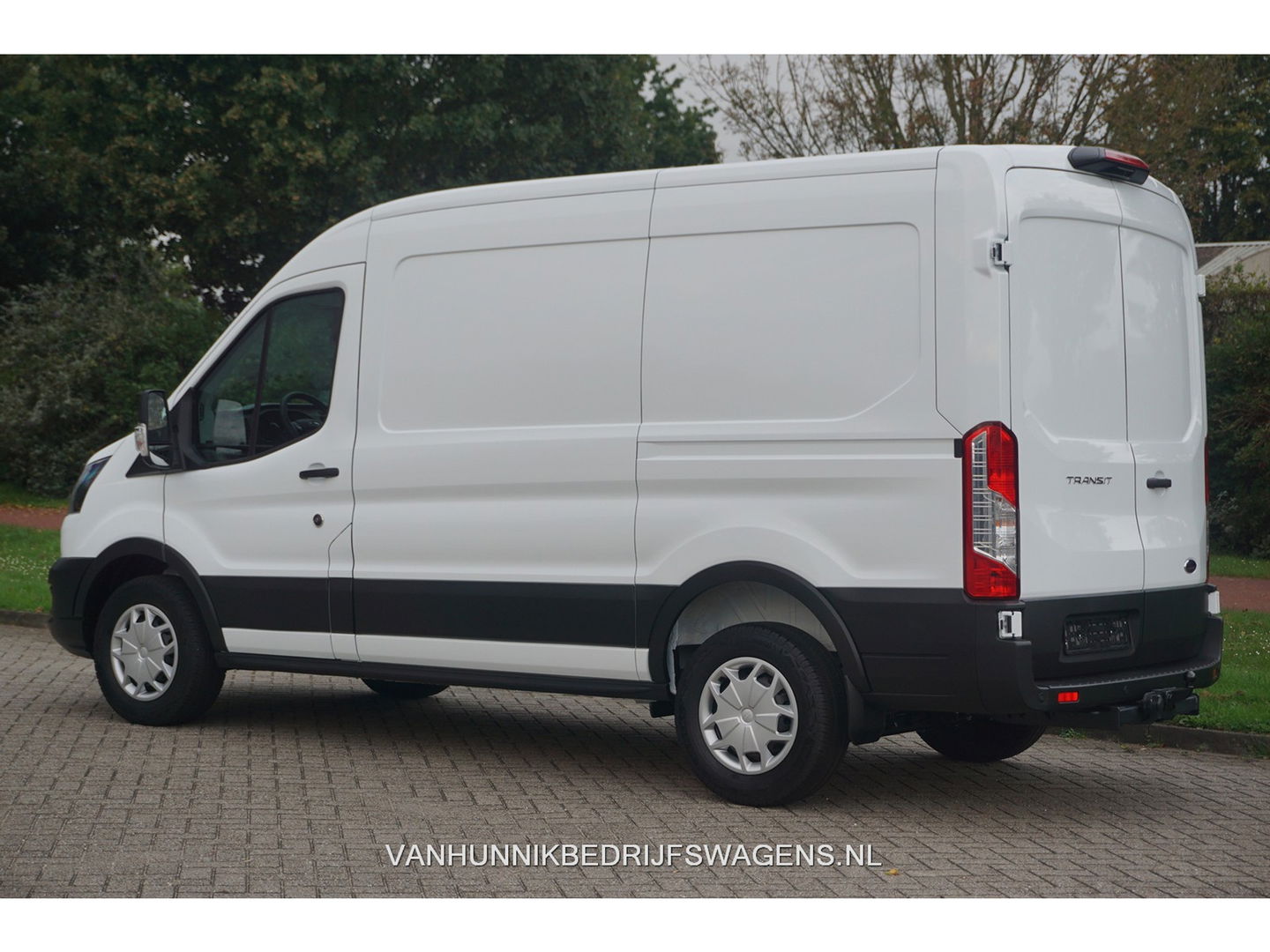 Ford Transit 350M 130PK L2H2 BPM VRIJ!! Airco, Navi, Camera, Trekhaak!! NR. B01*