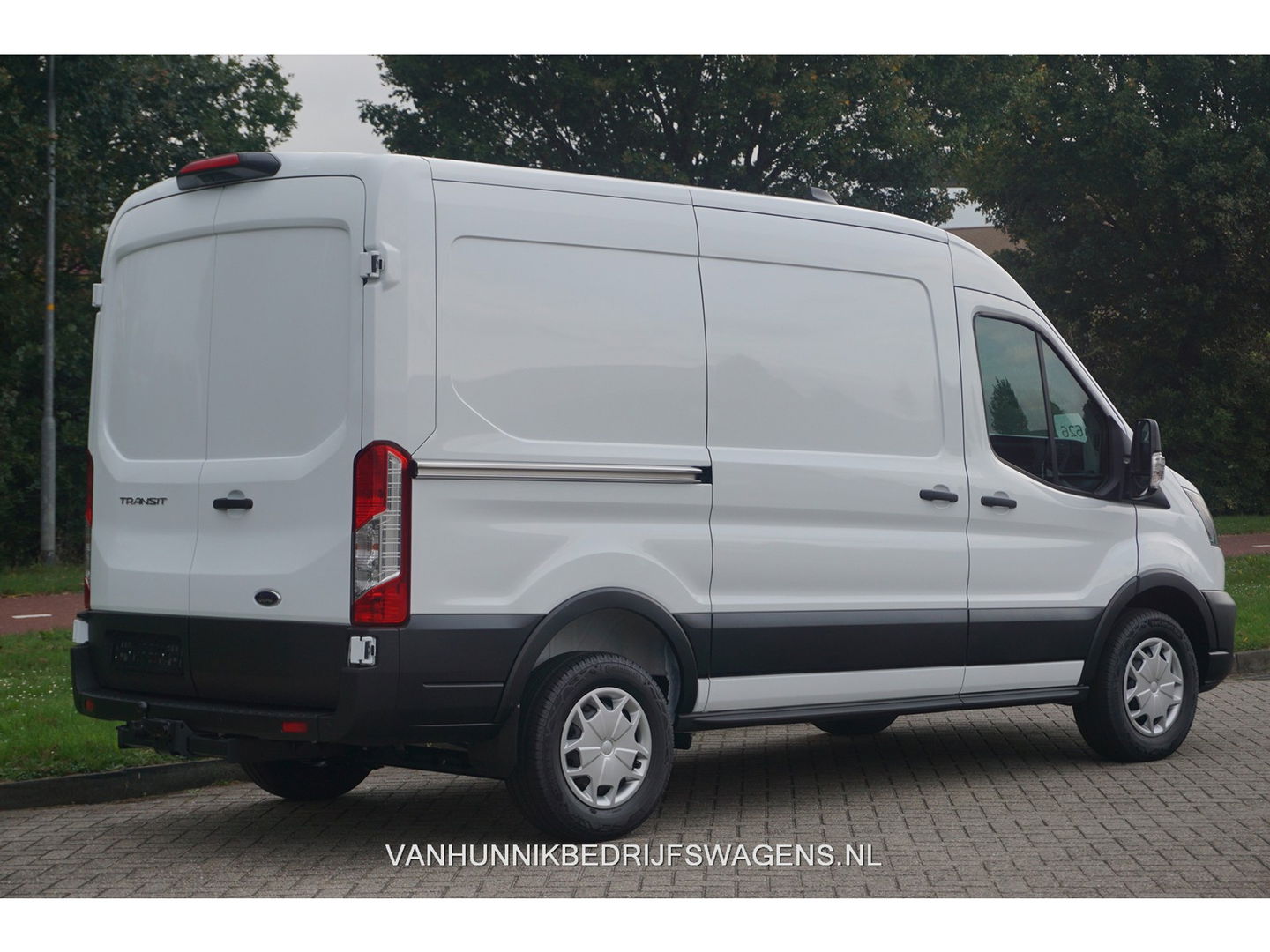 Ford Transit 350M 130PK L2H2 BPM VRIJ!! Airco, Navi, Camera, Trekhaak!! NR. B01*