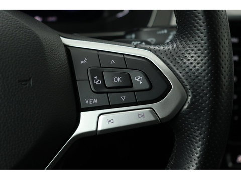 Volkswagen Passat 1.4 TSI PHEV GTE | Trekhaak | Stoelverwarming | Camera | Massage | Carplay | Adaptive cruise | Side Assist | Matrix LED | Park Assist | Navigatie | Virtual Cockpit