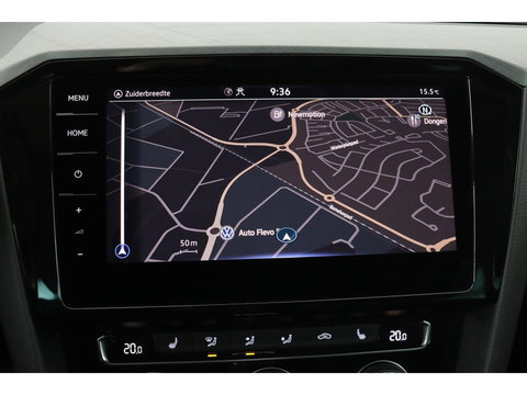 Volkswagen Passat 1.4 TSI PHEV GTE | Trekhaak | Stoelverwarming | Camera | Massage | Carplay | Adaptive cruise | Side Assist | Matrix LED | Park Assist | Navigatie | Virtual Cockpit