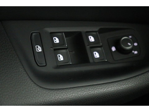 Volkswagen Passat 1.4 TSI PHEV GTE | Trekhaak | Stoelverwarming | Camera | Massage | Carplay | Adaptive cruise | Side Assist | Matrix LED | Park Assist | Navigatie | Virtual Cockpit