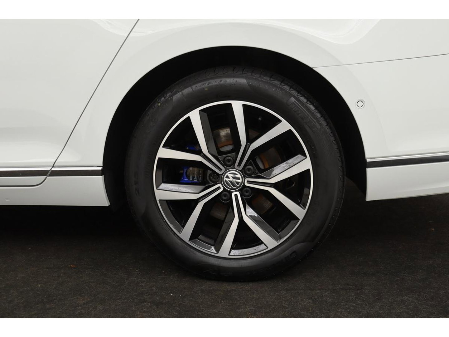 Volkswagen Passat 1.4 TSI PHEV GTE | Trekhaak | Stoelverwarming | Camera | Massage | Carplay | Adaptive cruise | Side Assist | Matrix LED | Park Assist | Navigatie | Virtual Cockpit