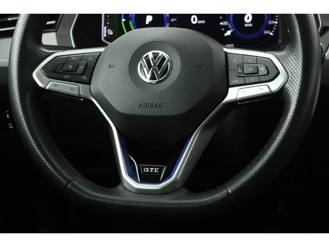 Volkswagen Passat 1.4 TSI PHEV GTE | Trekhaak | Stoelverwarming | Camera | Massage | Carplay | Adaptive cruise | Side Assist | Matrix LED | Park Assist | Navigatie | Virtual Cockpit