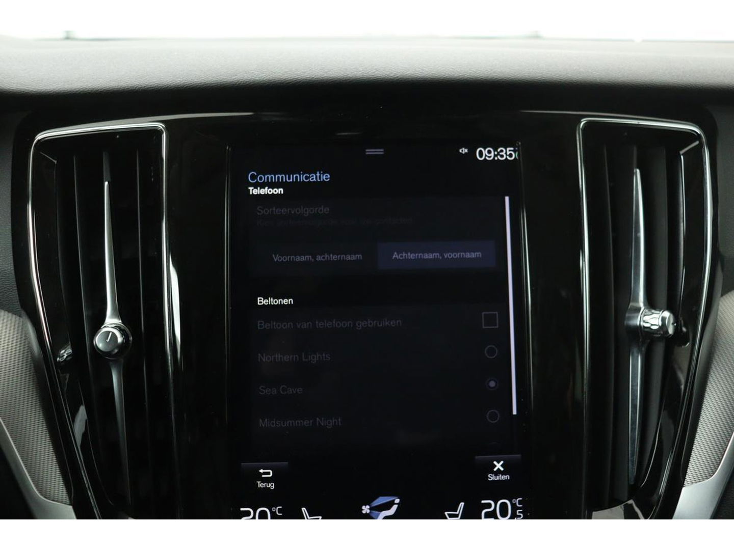 Volvo V60 2.0 T4 Inscription | Leder | Stoelverwarming | Carplay | Camera | Memory | Navigatie | Full LED | Dodehoek detectie | Verwarmde voorruit