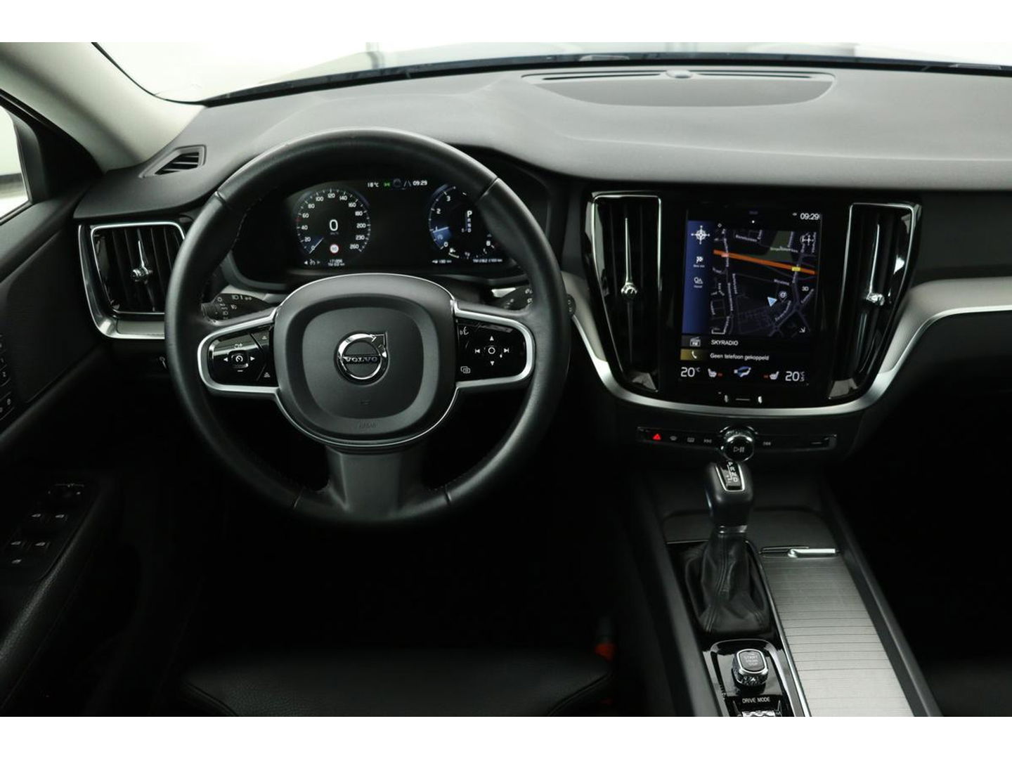 Volvo V60 2.0 T4 Inscription | Leder | Stoelverwarming | Carplay | Camera | Memory | Navigatie | Full LED | Dodehoek detectie | Verwarmde voorruit