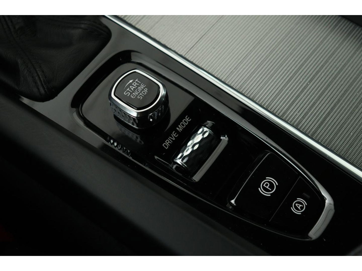 Volvo V60 2.0 T4 Inscription | Leder | Stoelverwarming | Carplay | Camera | Memory | Navigatie | Full LED | Dodehoek detectie | Verwarmde voorruit