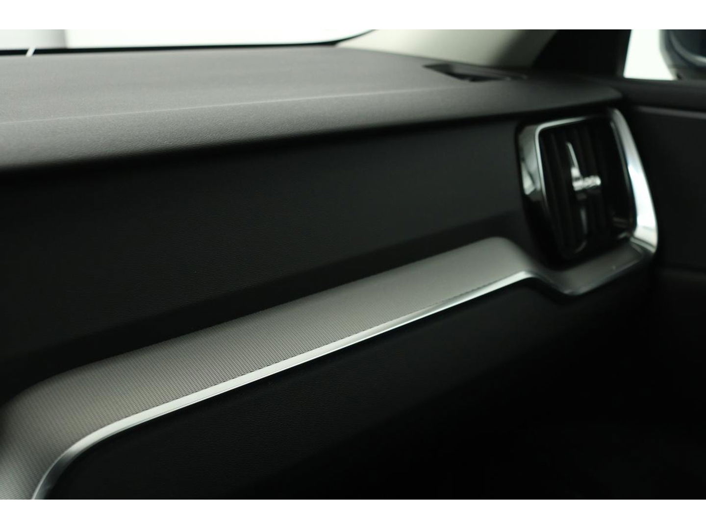 Volvo V60 2.0 T4 Inscription | Leder | Stoelverwarming | Carplay | Camera | Memory | Navigatie | Full LED | Dodehoek detectie | Verwarmde voorruit
