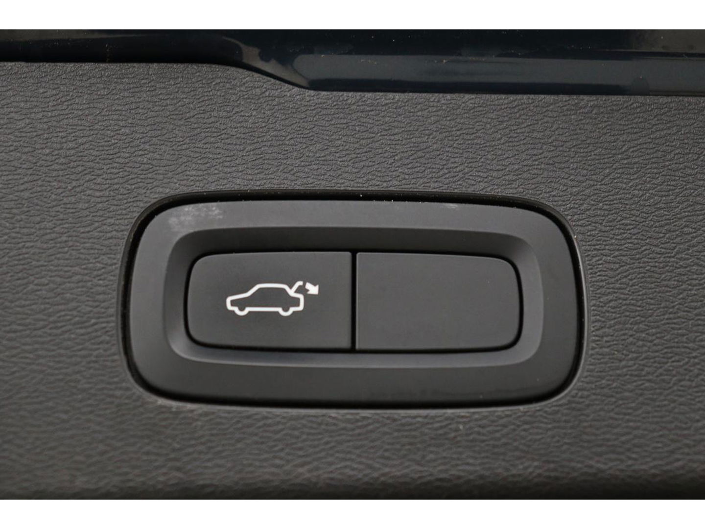 Volvo V60 2.0 T4 Inscription | Leder | Stoelverwarming | Carplay | Camera | Memory | Navigatie | Full LED | Dodehoek detectie | Verwarmde voorruit