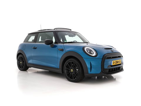 MINI Mini Electric Classic Premium Plus-Pack 33 kWh [ 3-Fase ] (INCL-BTW) Aut. *PANO | FULL-LEATHER | FULL-LED | HARMAN/KARDON-AUDIO | KEYLESS | CAMERA | SPORT-SEATS | NAVI-FULLMAP  | ECC | AMBIENT-LIGHT | DAB | DIGI-COCKPIT | PDC | 17"ALU*