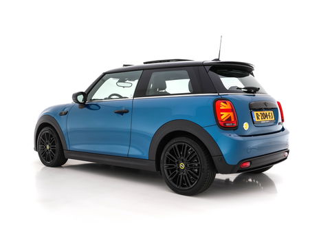 MINI Mini Electric Classic Premium Plus-Pack 33 kWh [ 3-Fase ] (INCL-BTW) Aut. *PANO | FULL-LEATHER | FULL-LED | HARMAN/KARDON-AUDIO | KEYLESS | CAMERA | SPORT-SEATS | NAVI-FULLMAP  | ECC | AMBIENT-LIGHT | DAB | DIGI-COCKPIT | PDC | 17"ALU*