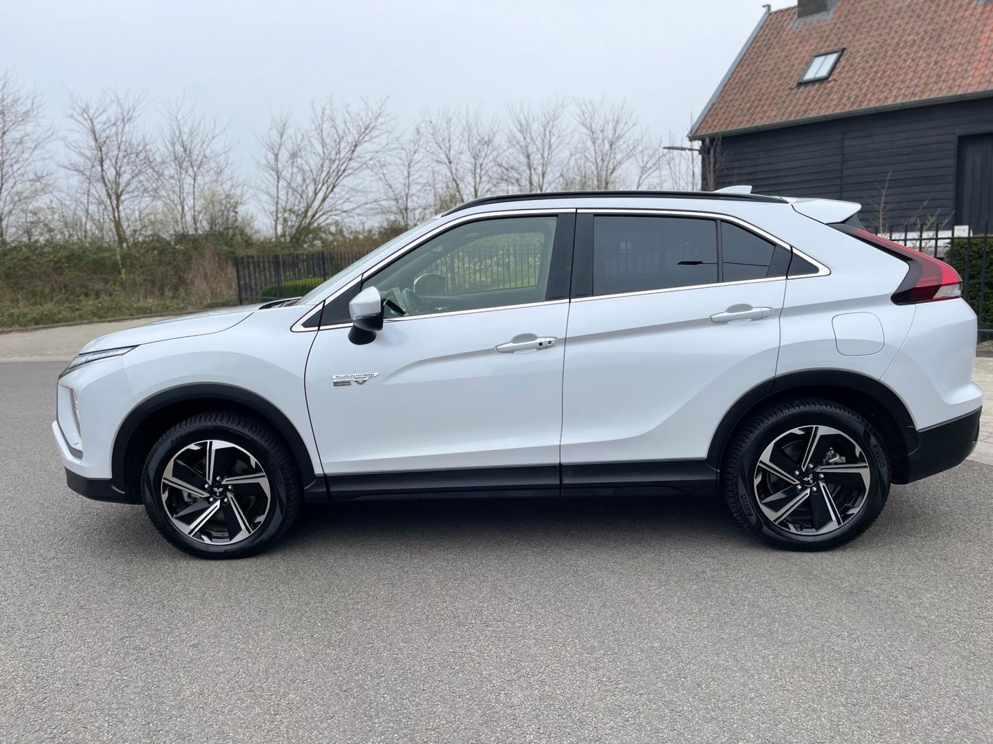 Mitsubishi Eclipse Cross 2.4 PHEV Plug-in Hybride Intense+ Navigatie Camera Trekhaak
