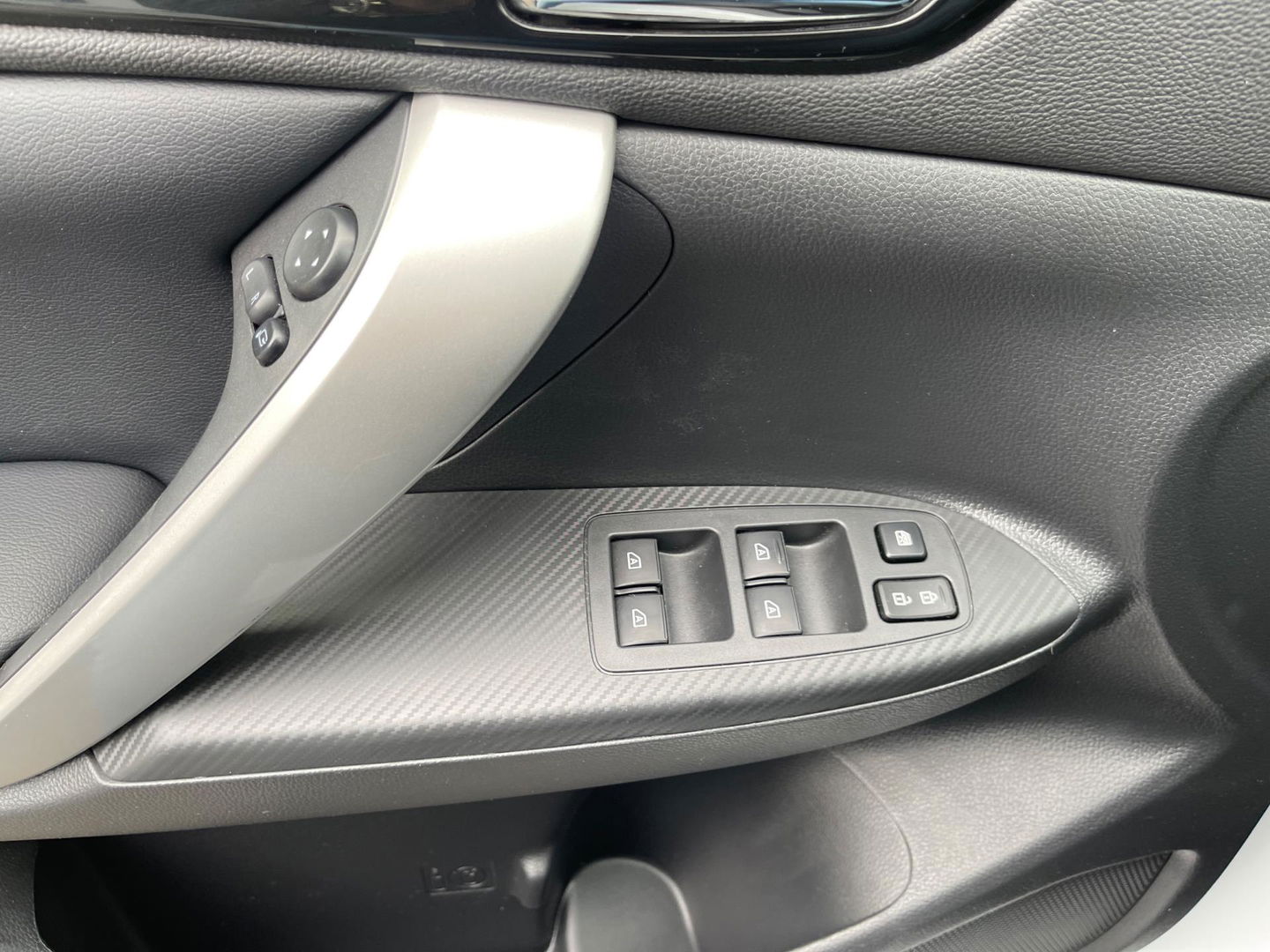 Mitsubishi Eclipse Cross 2.4 PHEV Plug-in Hybride Intense+ Navigatie Camera Trekhaak