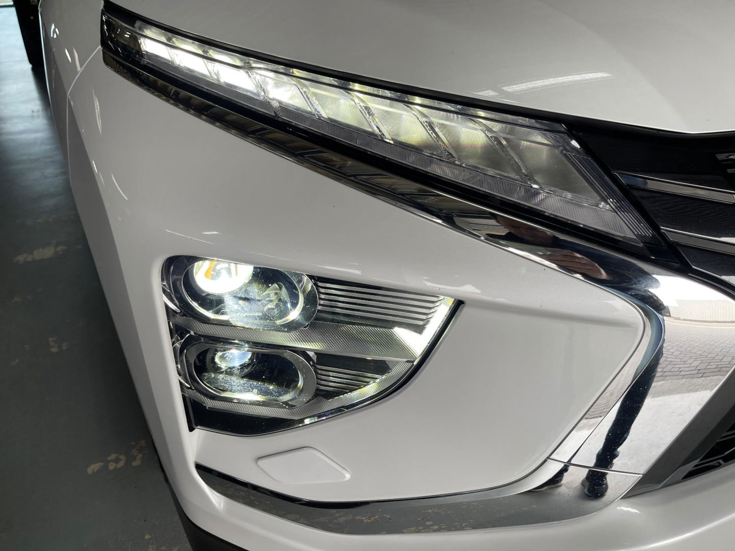 Mitsubishi Eclipse Cross 2.4 PHEV Plug-in Hybride Intense+ Navigatie Camera Trekhaak