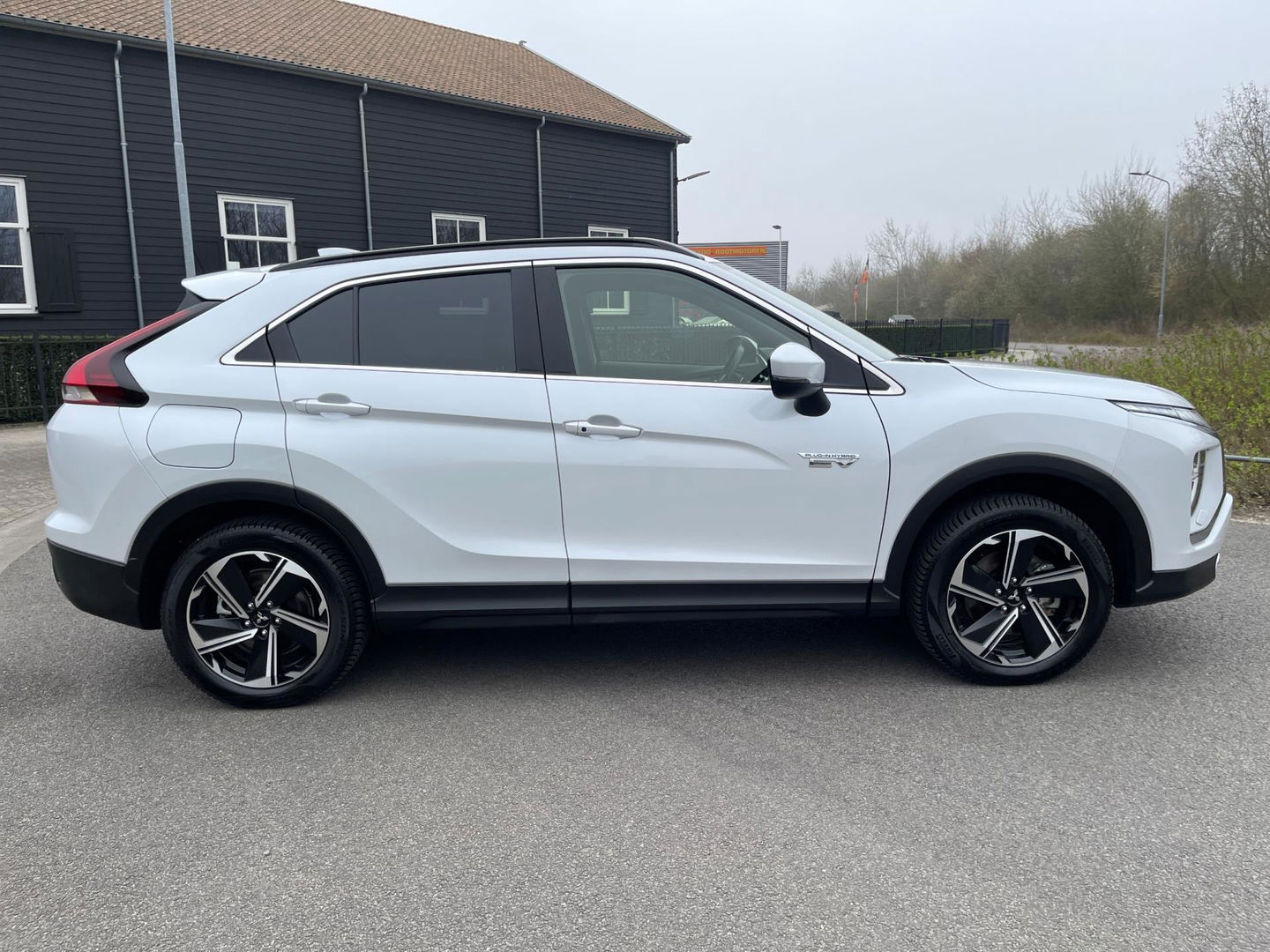Mitsubishi Eclipse Cross 2.4 PHEV Plug-in Hybride Intense+ Navigatie Camera Trekhaak