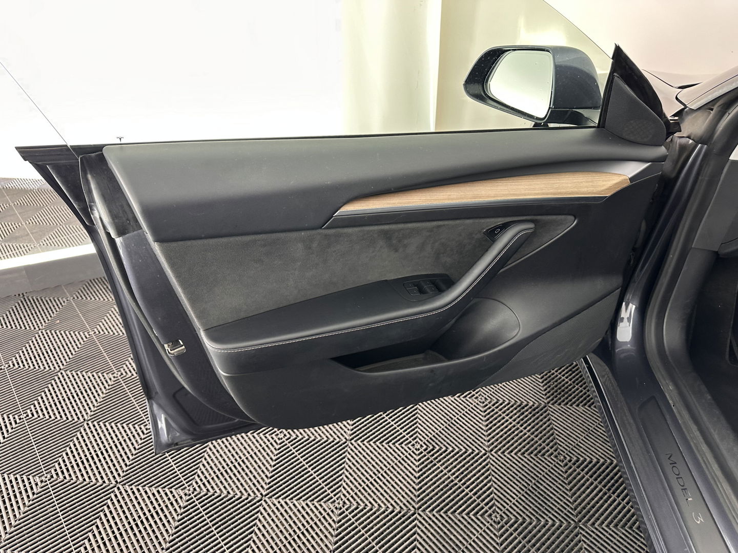 Tesla Model 3 Performance AWD 75 kWh  [ 3-Fase ] (INCL-BTW) Aut. *HEATPUMP | PANO | AUTO-PILOT | NAPPA-LEATHER | KEYLESS | FULL-LED | MEMORY-PACK | SURROUND-VIEW | DAB | DIGI-COCKPIT | LANE-ASSIST | COMFORT-SEATS | 20"ALU*