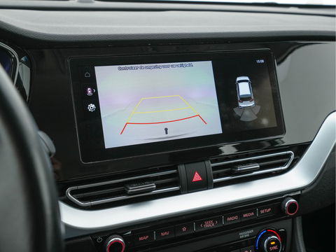Kia Niro 1.6 GDi Hybrid DynamicLine (INCL-BTW) Aut. *NAVI-FULLMAP | KEYLESS | ADAPTIVE-CRUISE | 1/2-LEATHER | CAMERA | ECC | PDC | LANE-ASSIST | COMFORT-SEATS  | SHIFT-PADDLES | CARPLAY | TOWBAR | 16"ALU*