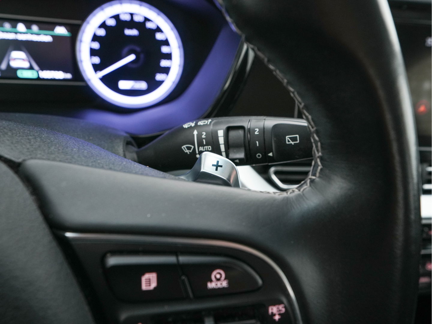 Kia Niro 1.6 GDi Hybrid DynamicLine (INCL-BTW) Aut. *NAVI-FULLMAP | KEYLESS | ADAPTIVE-CRUISE | 1/2-LEATHER | CAMERA | ECC | PDC | LANE-ASSIST | COMFORT-SEATS  | SHIFT-PADDLES | CARPLAY | TOWBAR | 16"ALU*