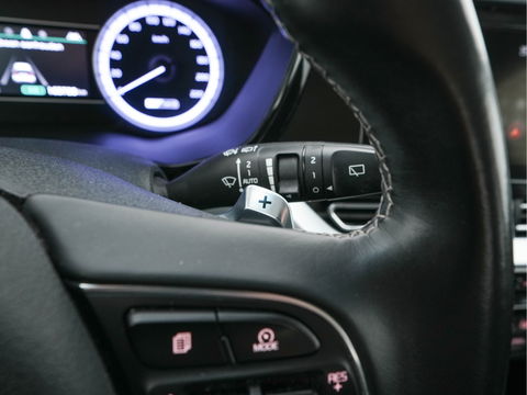 Kia Niro 1.6 GDi Hybrid DynamicLine (INCL-BTW) Aut. *NAVI-FULLMAP | KEYLESS | ADAPTIVE-CRUISE | 1/2-LEATHER | CAMERA | ECC | PDC | LANE-ASSIST | COMFORT-SEATS  | SHIFT-PADDLES | CARPLAY | TOWBAR | 16"ALU*