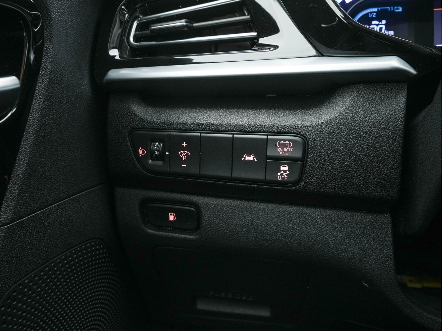 Kia Niro 1.6 GDi Hybrid DynamicLine (INCL-BTW) Aut. *NAVI-FULLMAP | KEYLESS | ADAPTIVE-CRUISE | 1/2-LEATHER | CAMERA | ECC | PDC | LANE-ASSIST | COMFORT-SEATS  | SHIFT-PADDLES | CARPLAY | TOWBAR | 16"ALU*