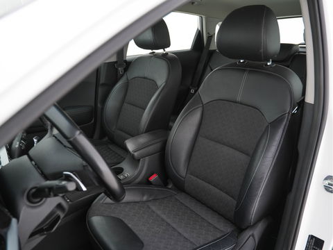 Kia Niro 1.6 GDi Hybrid DynamicLine (INCL-BTW) Aut. *NAVI-FULLMAP | KEYLESS | ADAPTIVE-CRUISE | 1/2-LEATHER | CAMERA | ECC | PDC | LANE-ASSIST | COMFORT-SEATS  | SHIFT-PADDLES | CARPLAY | TOWBAR | 16"ALU*