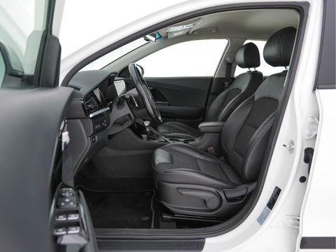 Kia Niro 1.6 GDi Hybrid DynamicLine (INCL-BTW) Aut. *NAVI-FULLMAP | KEYLESS | ADAPTIVE-CRUISE | 1/2-LEATHER | CAMERA | ECC | PDC | LANE-ASSIST | COMFORT-SEATS  | SHIFT-PADDLES | CARPLAY | TOWBAR | 16"ALU*