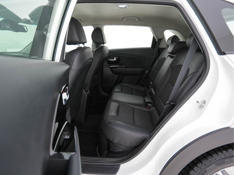 Kia Niro 1.6 GDi Hybrid DynamicLine (INCL-BTW) Aut. *NAVI-FULLMAP | KEYLESS | ADAPTIVE-CRUISE | 1/2-LEATHER | CAMERA | ECC | PDC | LANE-ASSIST | COMFORT-SEATS  | SHIFT-PADDLES | CARPLAY | TOWBAR | 16"ALU*