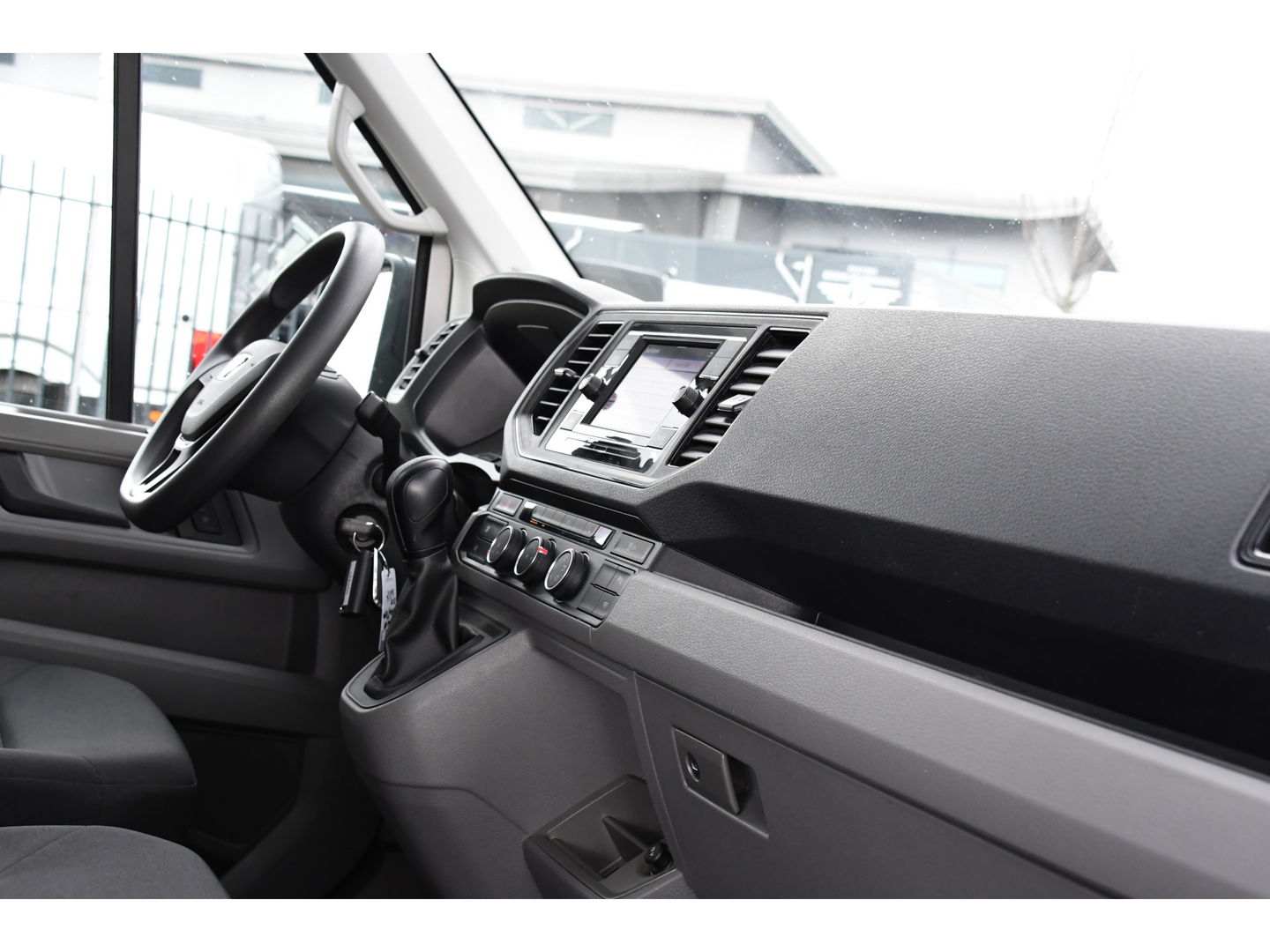 MAN TGE 35 2.0 L3H2 Black & White Edition Adaptieve Cruise, Camera, Carplay, 177PK, LED, Sensoren, Trekhaak, Stoelverwarming, UNIEK!